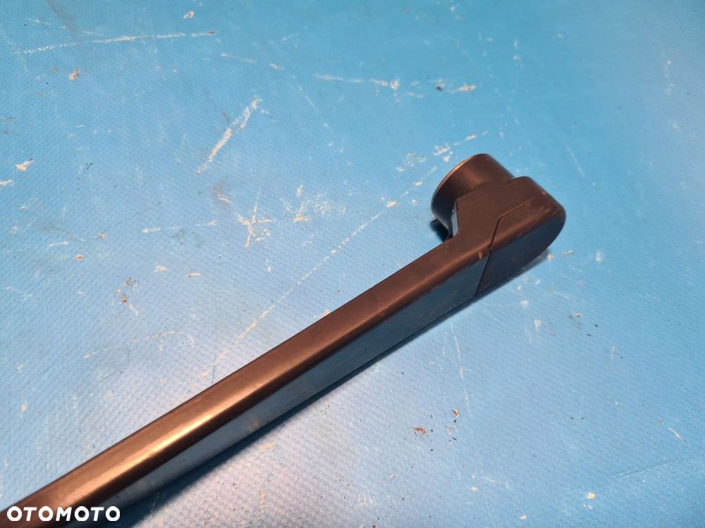 RAMIĘ WYCIERACZKI PRZÓD PRAWE SUBARU IMPREZA III - 4