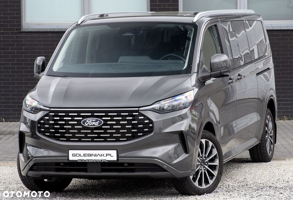 Ford Tourneo Custom - 1