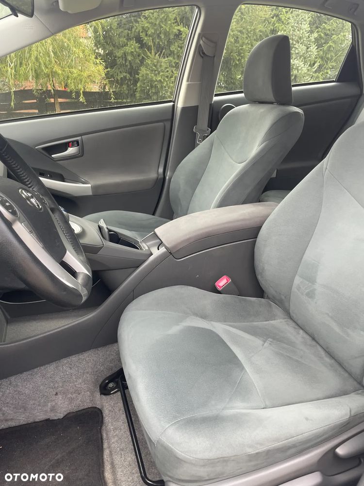 Toyota Prius 1.8 HSD Life - 11