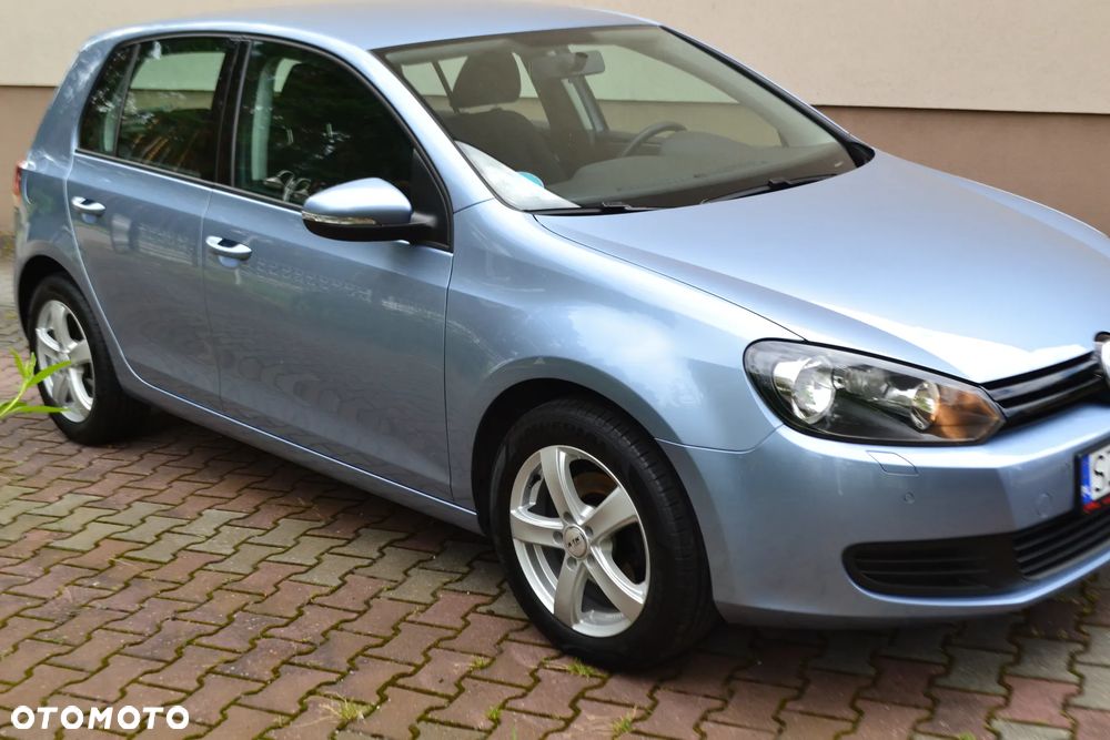 Volkswagen Golf - 6