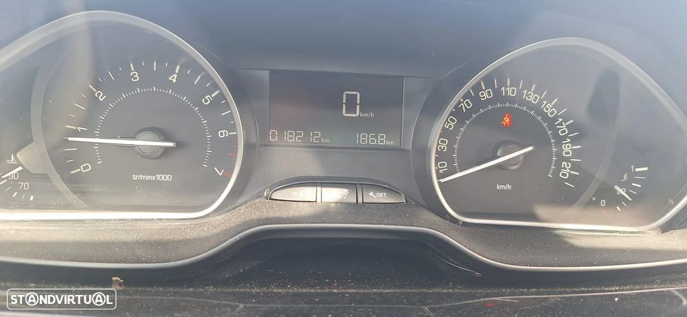Peugeot 2008 1.2 PureTech Signature - 7