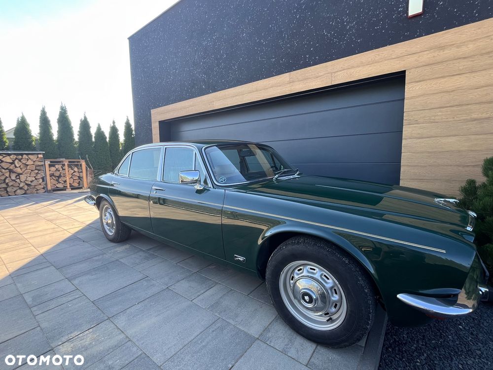 Jaguar XJ - 28