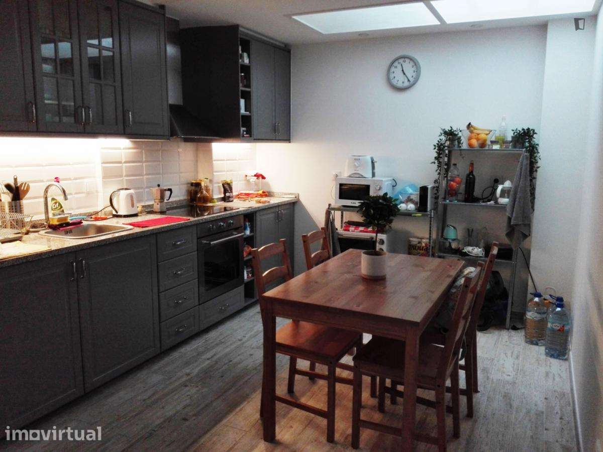 Quarto - localizado em Sete Rios Lisbon - Grande imagem: 5/12