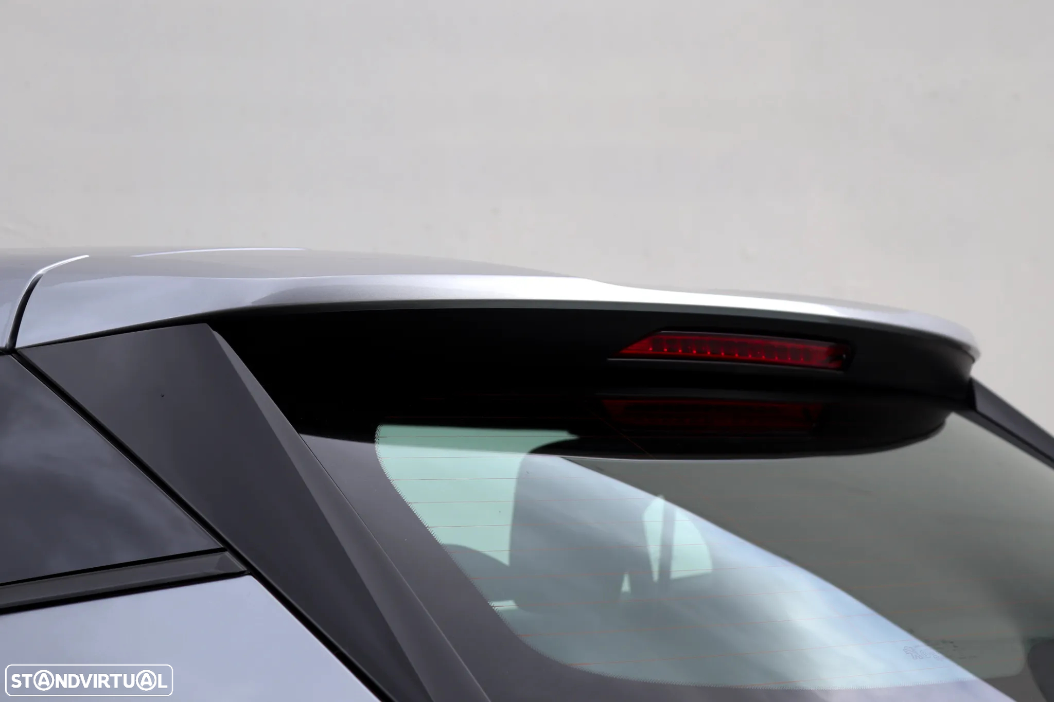 Peugeot 2008 1.2 PureTech Active Pack - 32