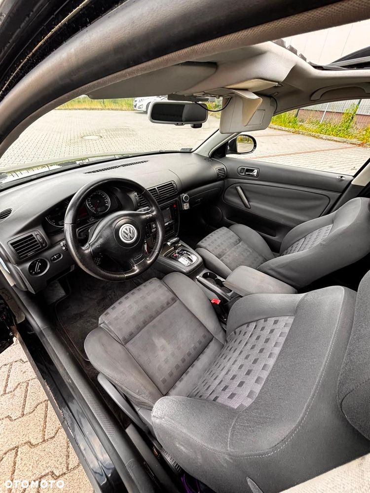 Volkswagen Passat - 12