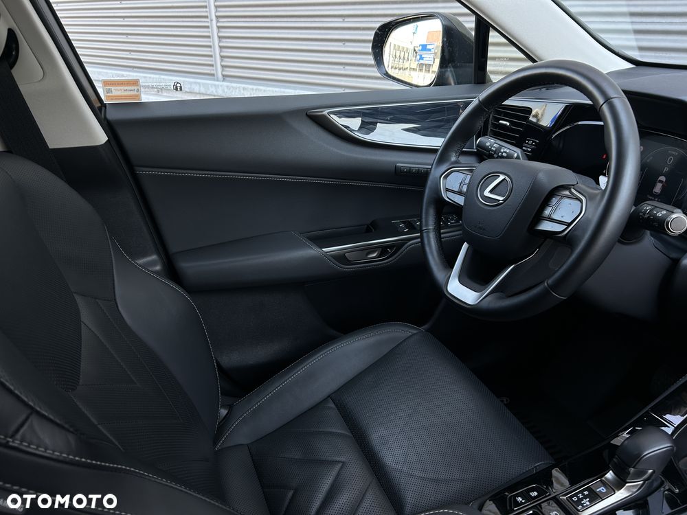 Lexus NX 350h Prestige AWD - 18