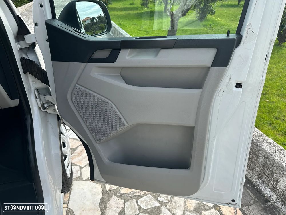 VW TRANSPORTER 2.0 TDI  IVA DESCRIMINADO - 27
