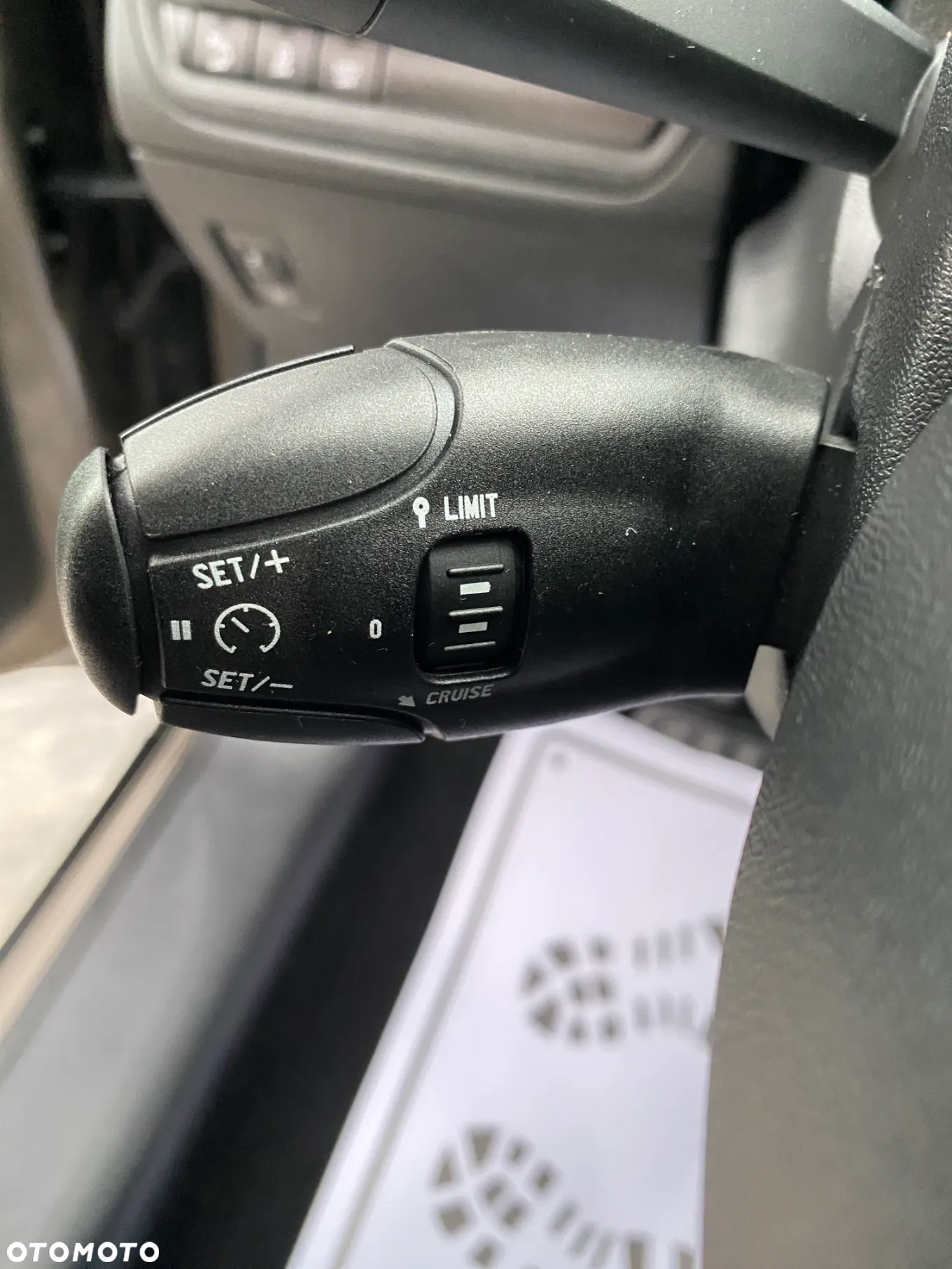 Peugeot 2008 1.2 Pure Tech Allure S&S - 32