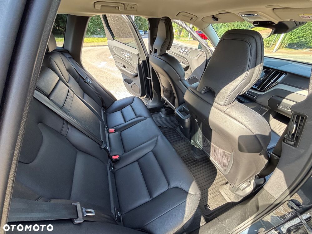 Volvo XC 60 B4 D AWD Inscription - 12