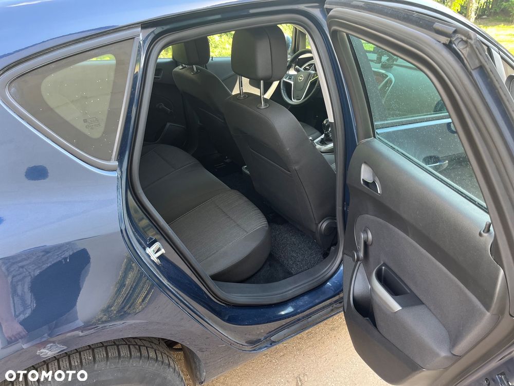 Opel Astra 1.6 Design Edition - 11