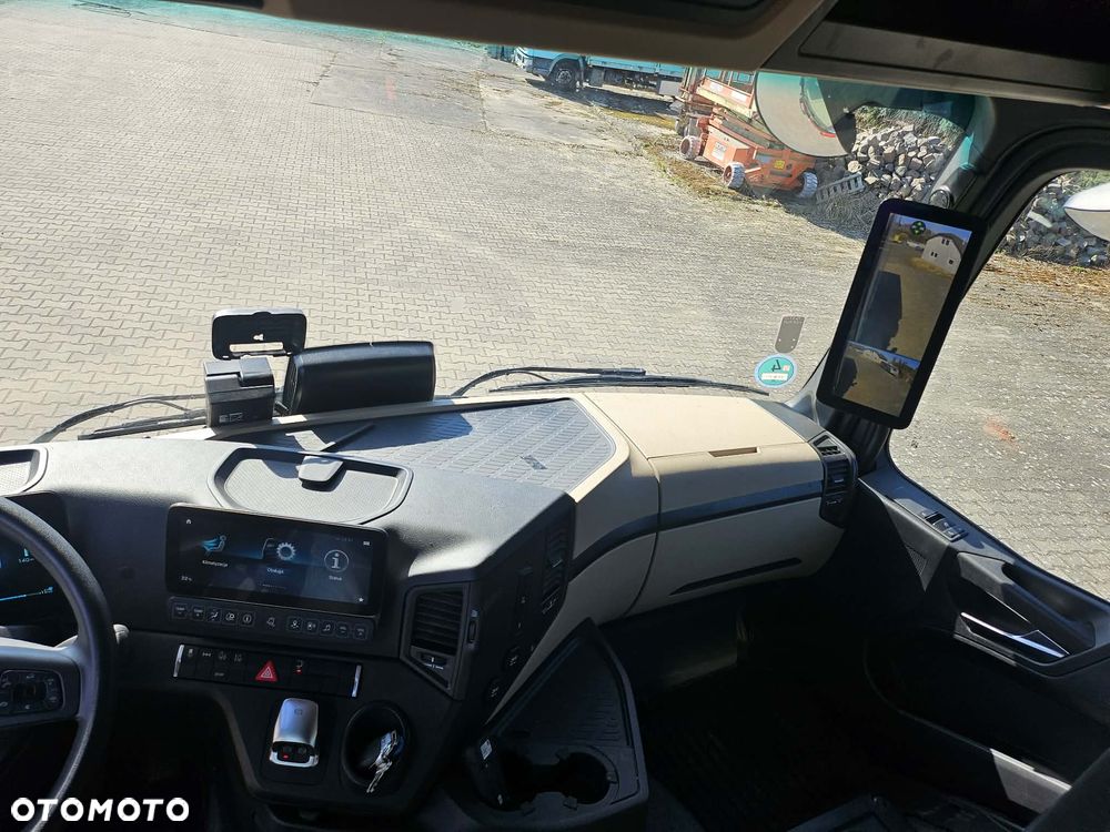 Mercedes-Benz Actros 1832 - 12