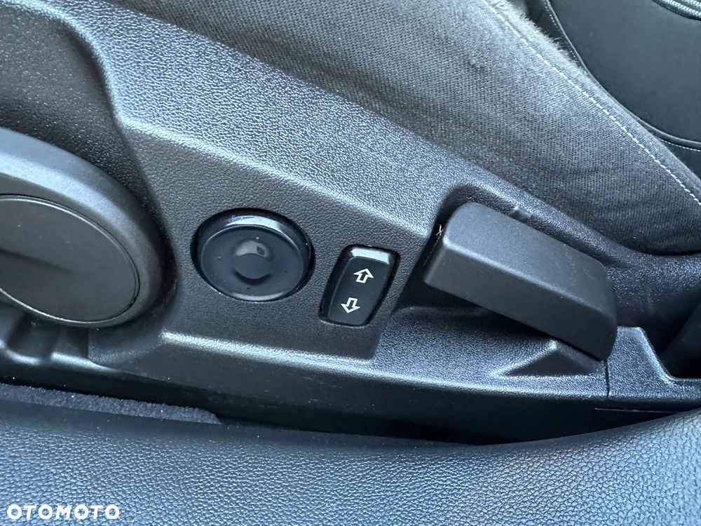 Opel Insignia 2.0 CDTI Design Edition - 22