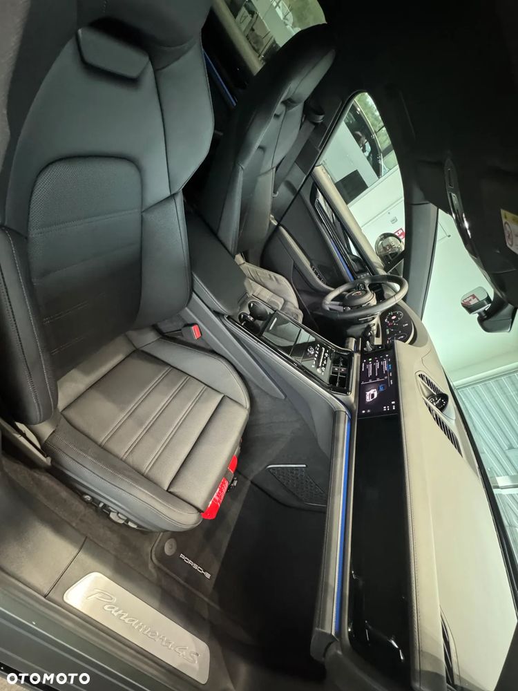 Porsche Panamera 4S E-Hybrid - 12