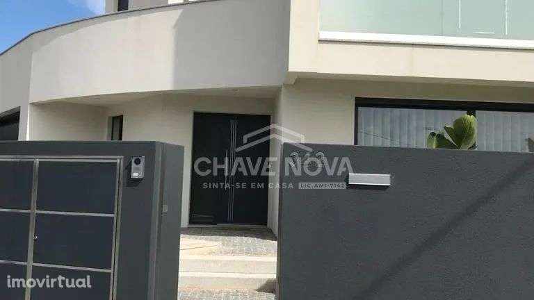 Moradia Semi Nova V3 Independente na Madalena - Grande imagem: 2/19