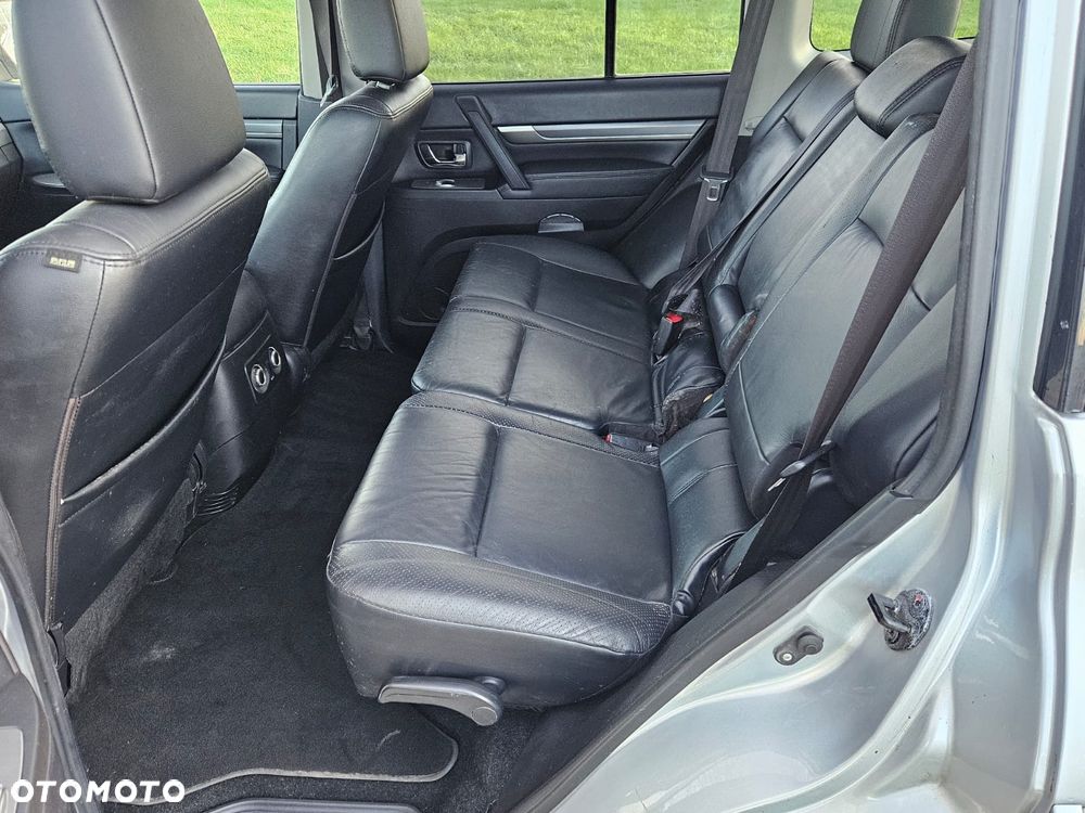 Mitsubishi Pajero 3.2 DI-D Automatik Intense - 16