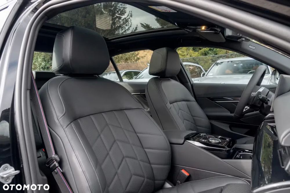 BMW Seria 5 520i mHEV M Sport - 19