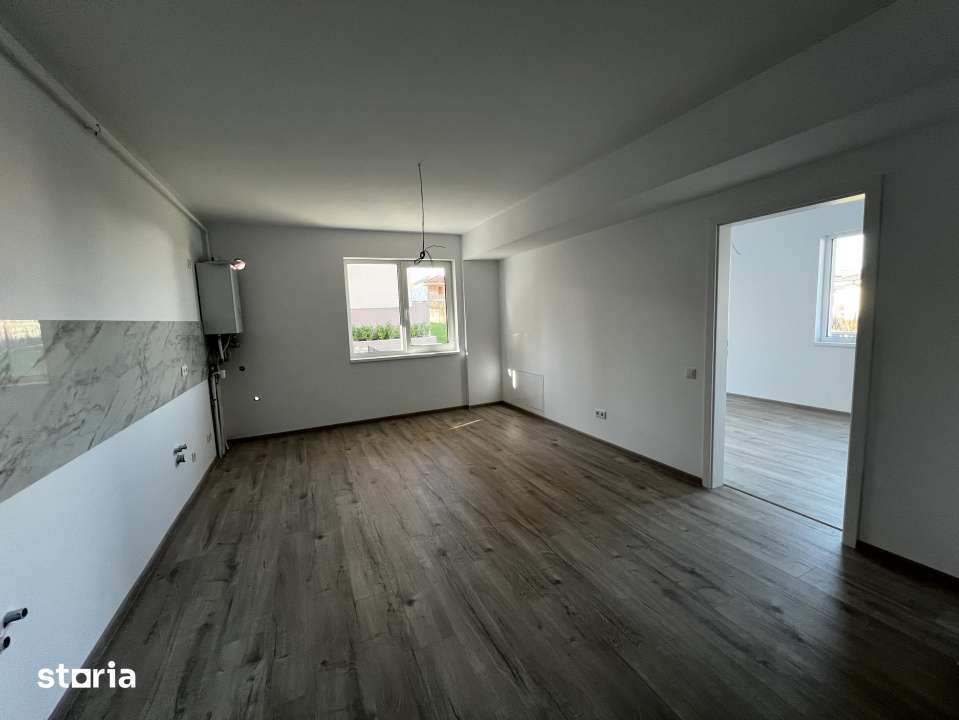 Apartament de 2 camere, 54 mp, balcon, zona Teilor — fotografia 1