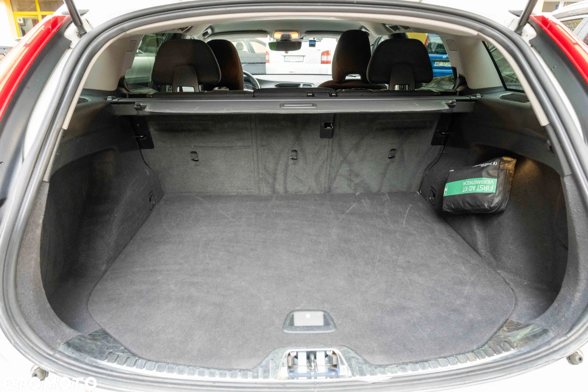 Volvo V60 Cross Country T5 AWD Momentum - 8