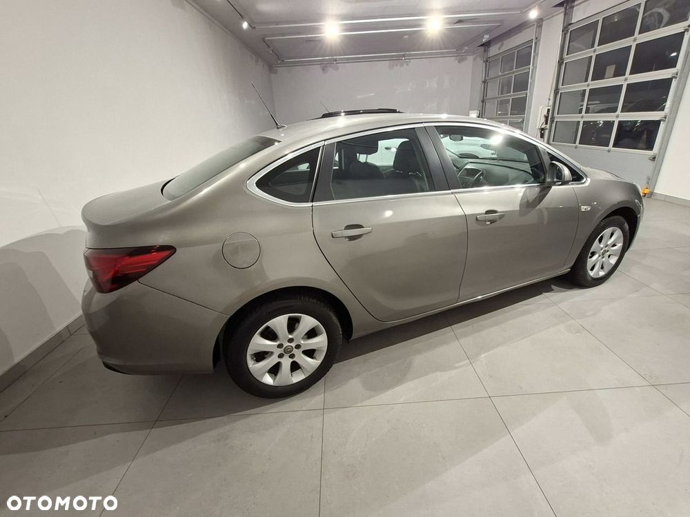 Opel Astra - 17