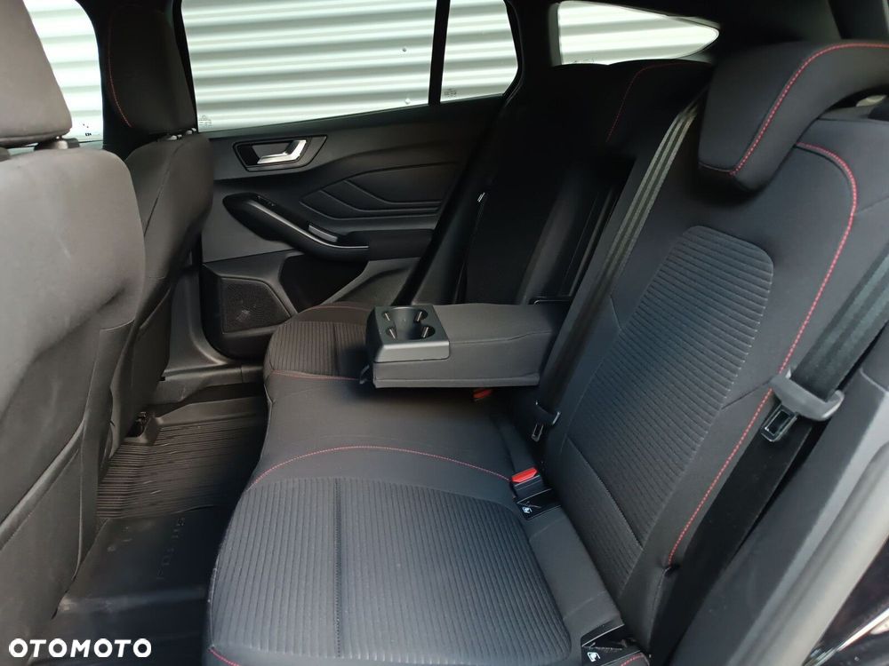 Ford Focus 1.0 EcoBoost mHEV ST-Line X - 31