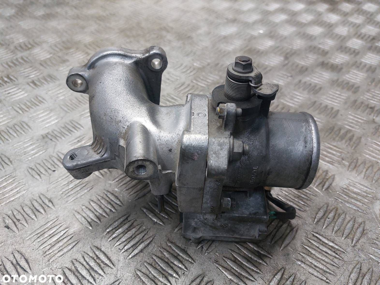 PRZEPUSTNICA TOYOTA COROLLA E12 2.0 D4D 89672-21020 - 1