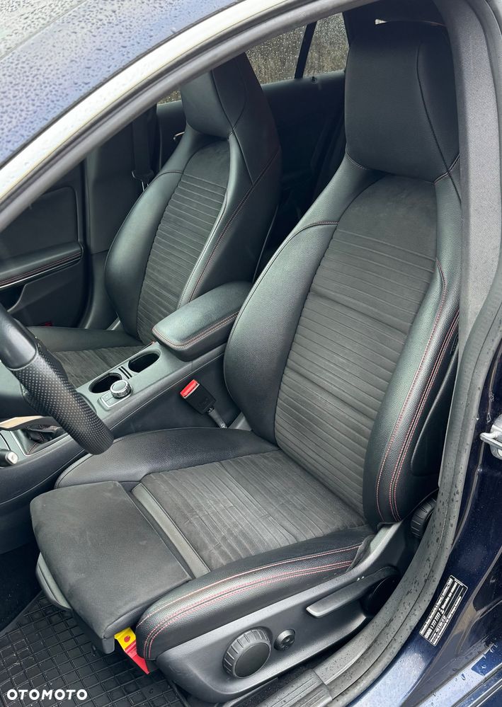 Mercedes-Benz CLA 180 AMG Line - 13