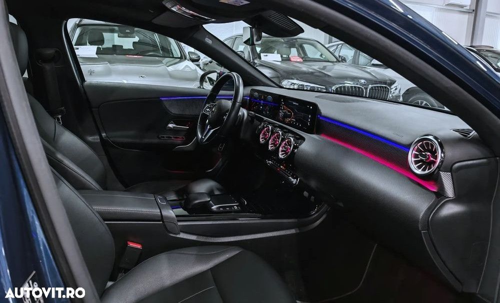 Mercedes-Benz A 250 e Sedan 8G-DCT - 12