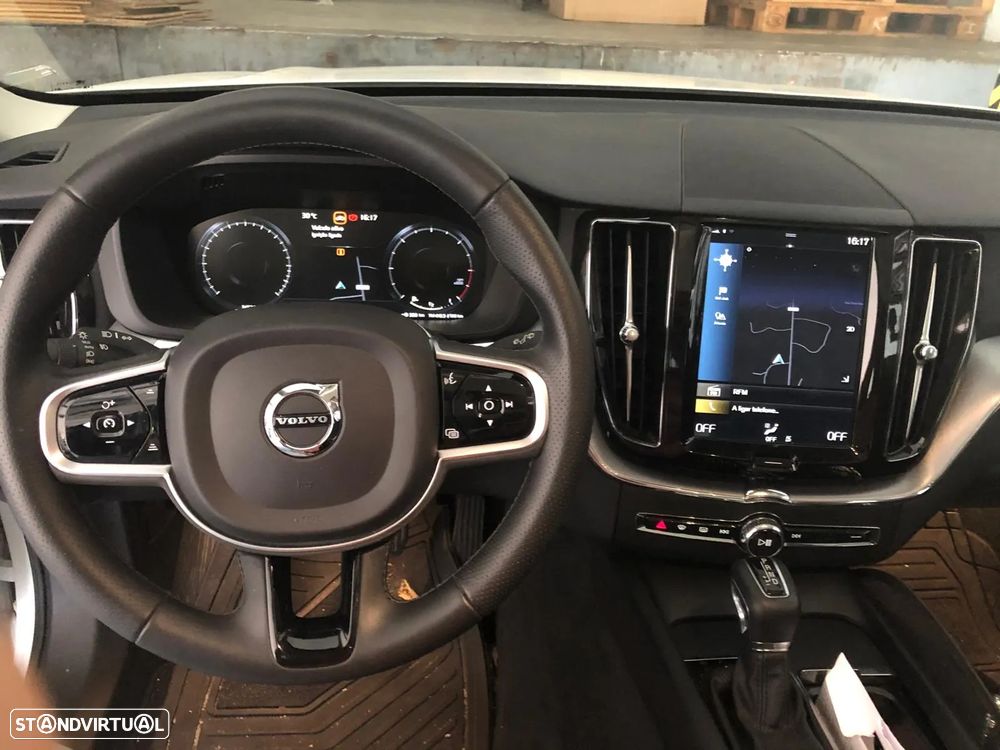 Volvo XC 60 2.0 D4 Momentum Plus Geartronic - 7