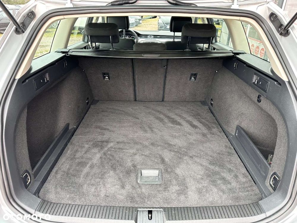Volkswagen Passat - 26