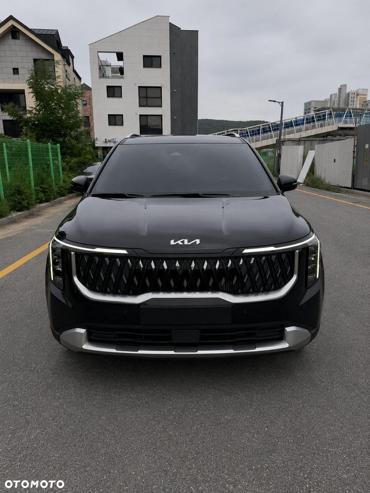 Kia Carnival - 3