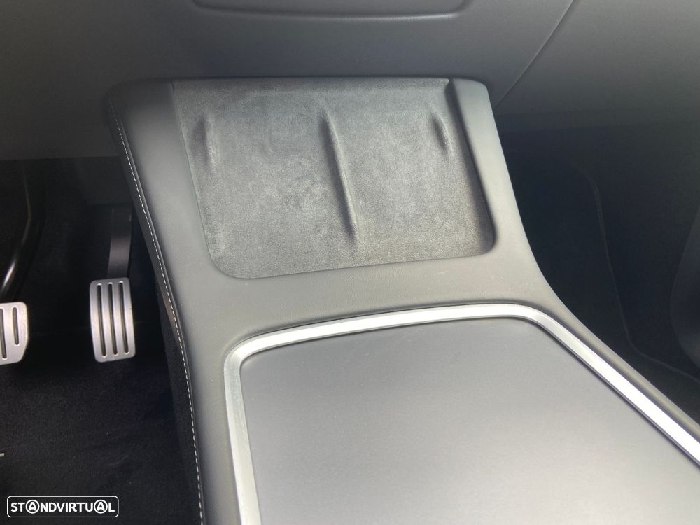 Tesla Model Y Performance Dual Motor AWD - 21