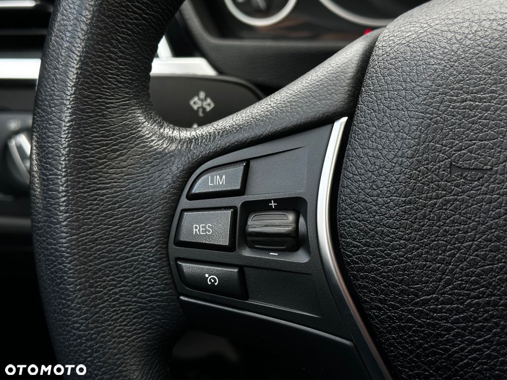 BMW Seria 3 325d Sport Line Shadow sport - 16