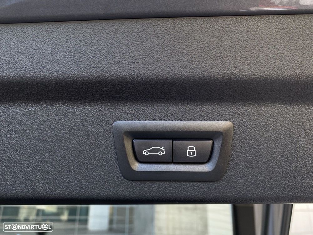 BMW iX2 eDrive20 Pack Desportivo M - 21
