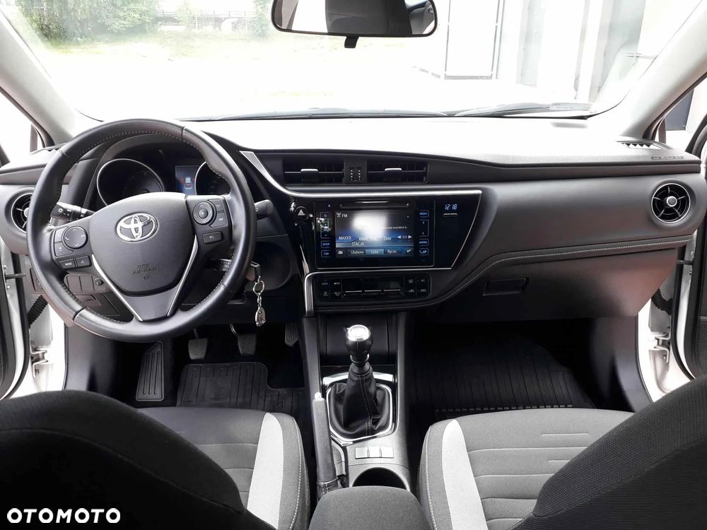 Toyota Auris 1.6 D-4D Comfort - 4