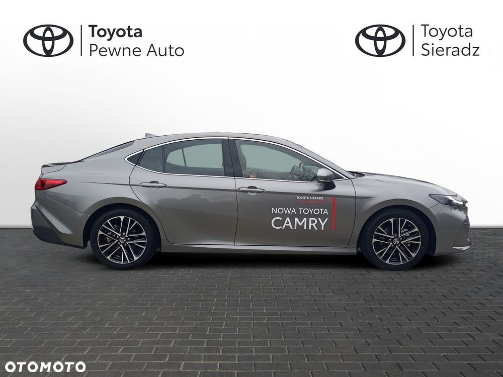 Toyota Camry - 5