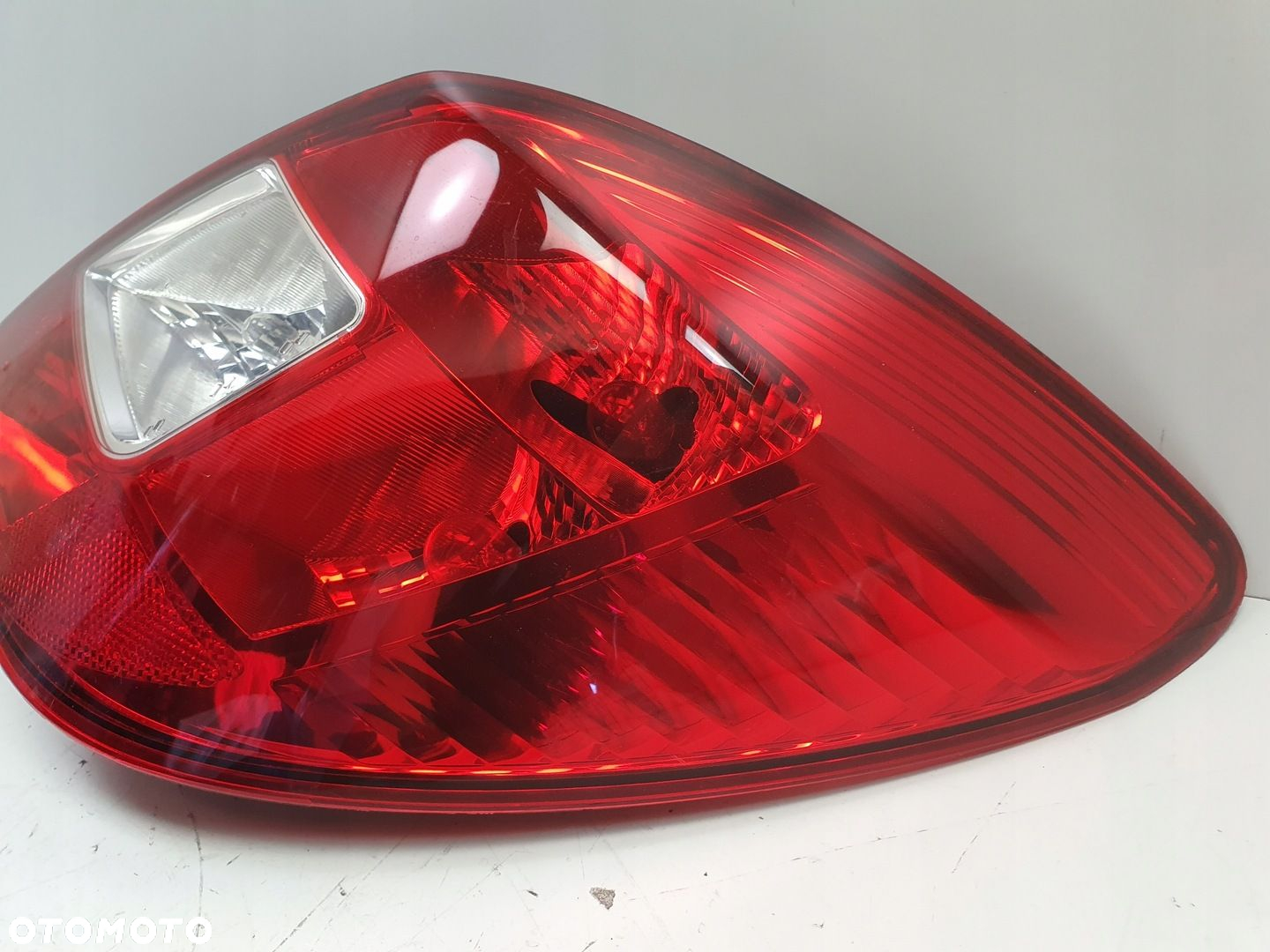 Opel Corsa D 5 drzwi TYLNA LAMPA PRAWA prawy tył pasażera 13269051 - 2