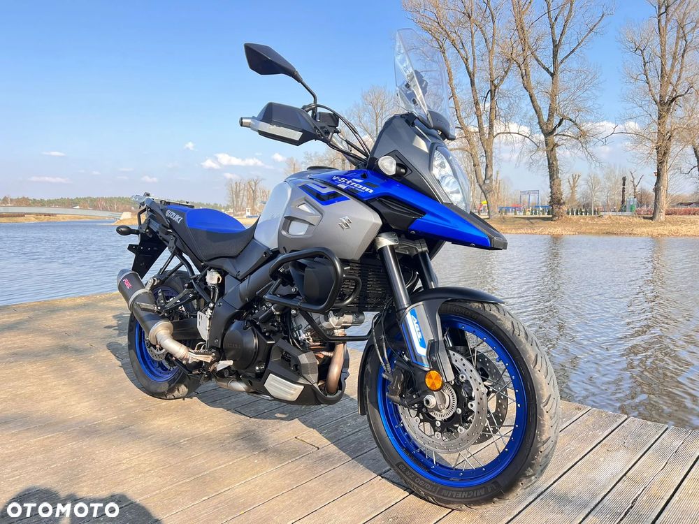 Suzuki V-STROM - 1