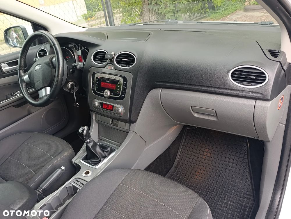 Ford Focus 1.6 Trend - 15