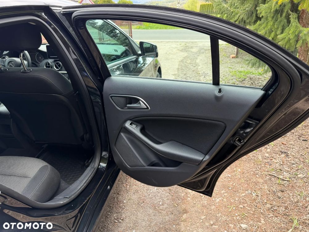 Mercedes-Benz Klasa A 180 d BlueEFFICIENCY Edition Style - 16