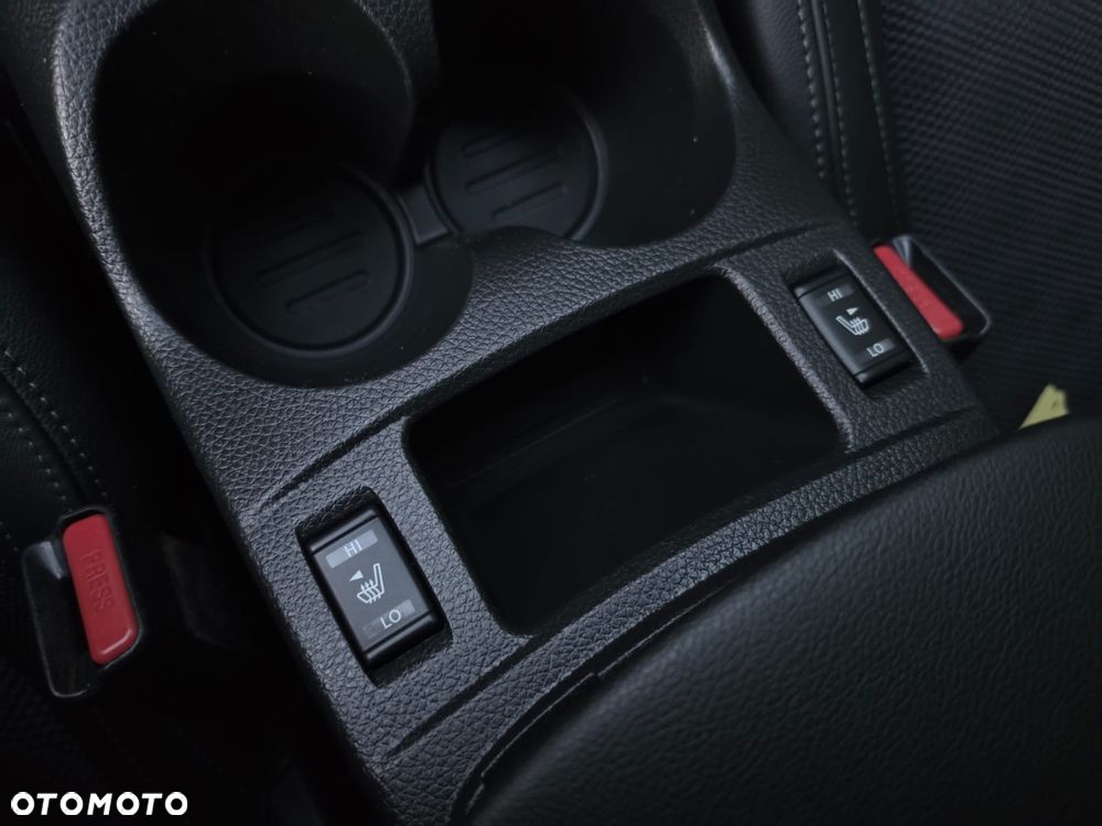 Nissan Qashqai - 25