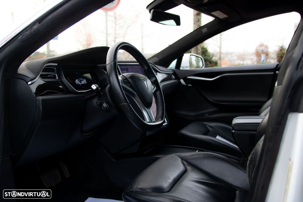 Tesla Model S 90D AWD - 46