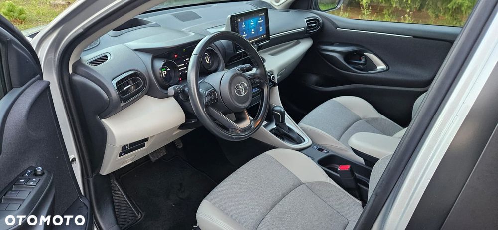 Toyota Yaris Hybrid 1.5 Executive - 4