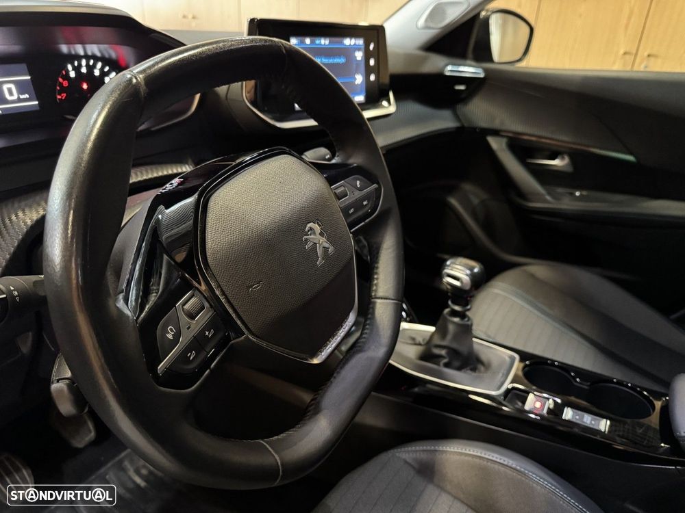 Peugeot 2008 1.2 PureTech Allure - 22