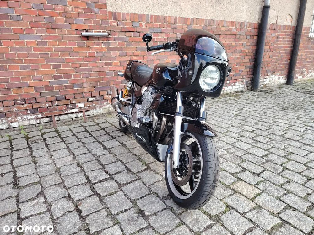 Yamaha XJR - 7