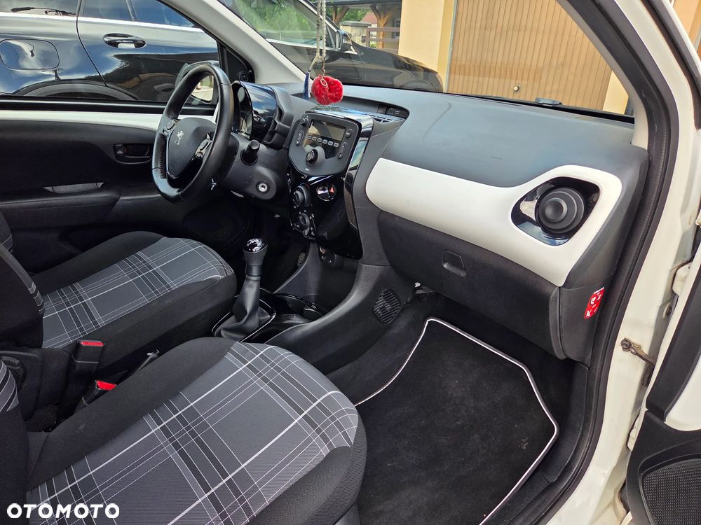 Peugeot 108 PureTech 82 Style - 23
