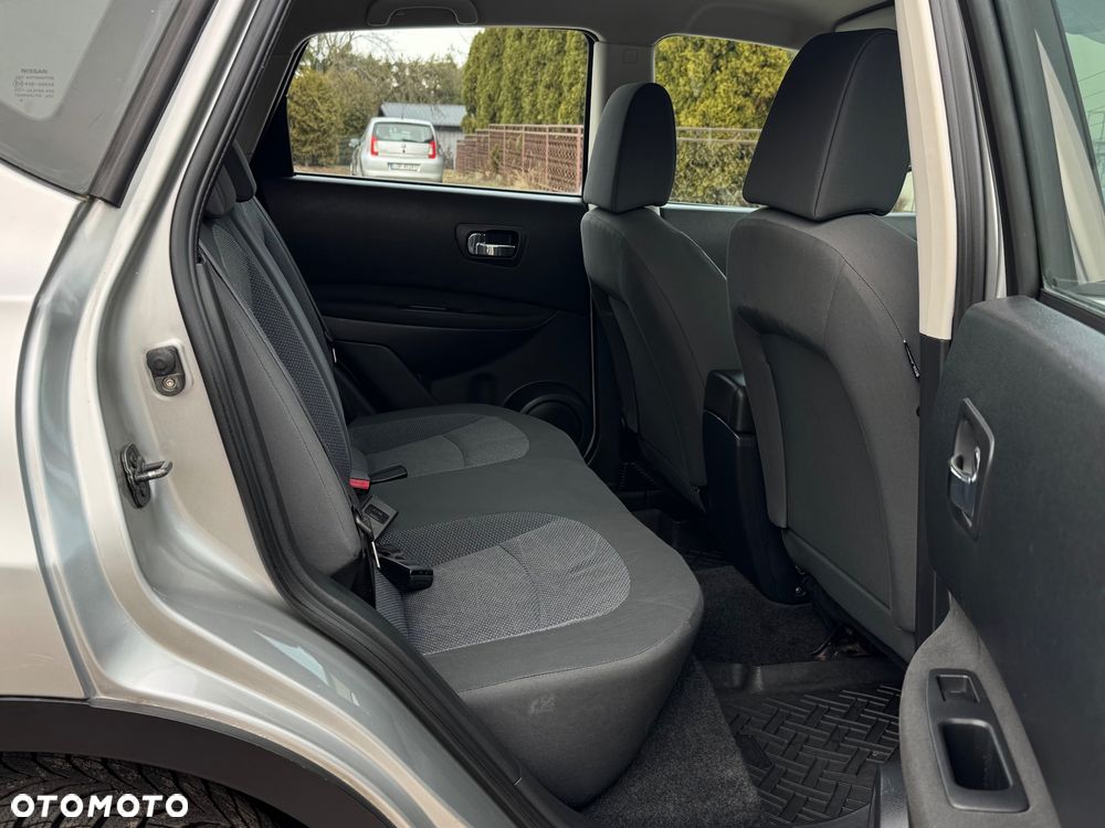 Nissan Qashqai 2.0 4x4 visia - 11