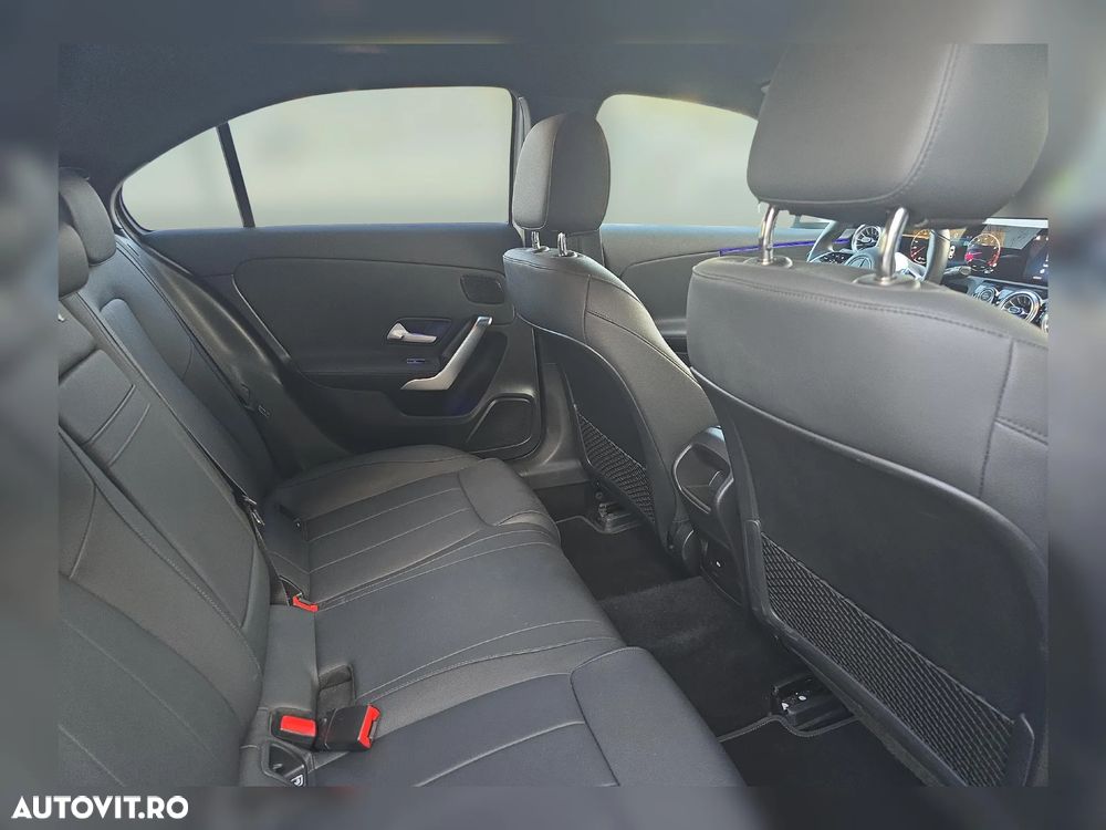 Mercedes-Benz A 200 Sedan MHEV 7G-DCT - 13