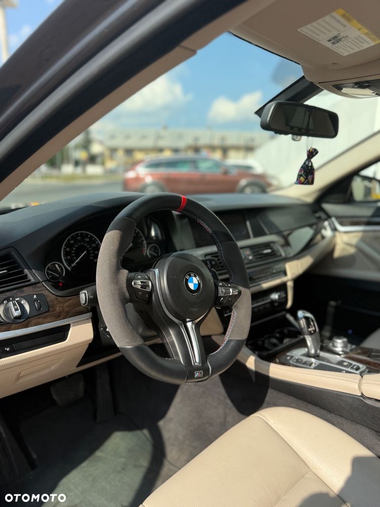 BMW Seria 5 528i Touring - 19