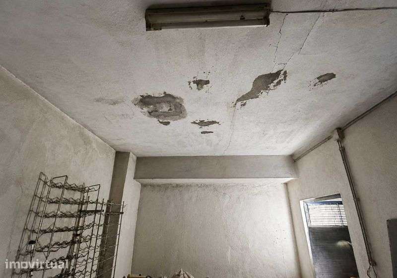 Espaço de Arrecadação e Arrumos no Centro de Paços de Ferreira - Grande imagem: 2/7