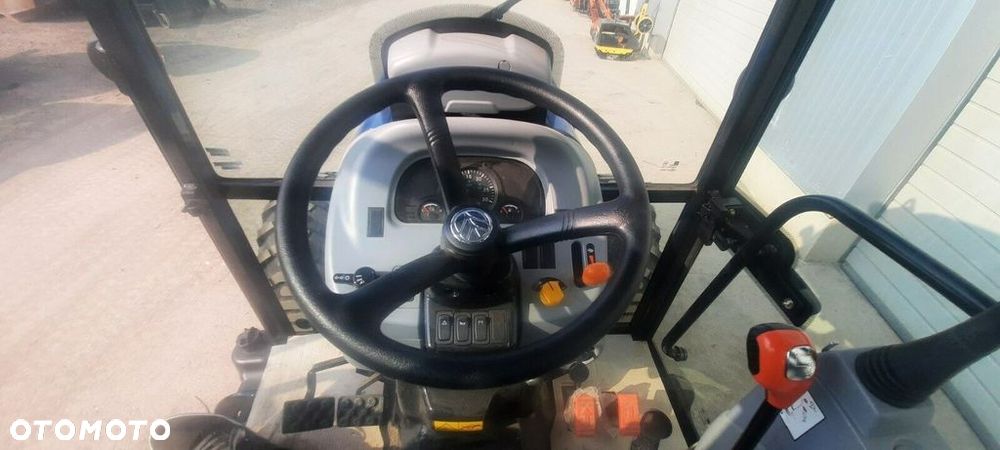 New Holland Boomer 50C - 12